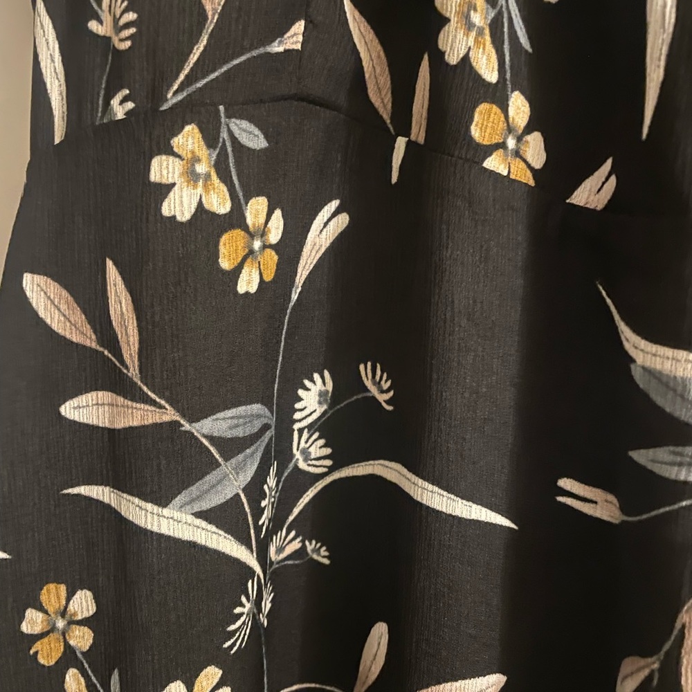 Wild Winds Black Floral Print High-Low Wrap Dress - Picture 3 of 9